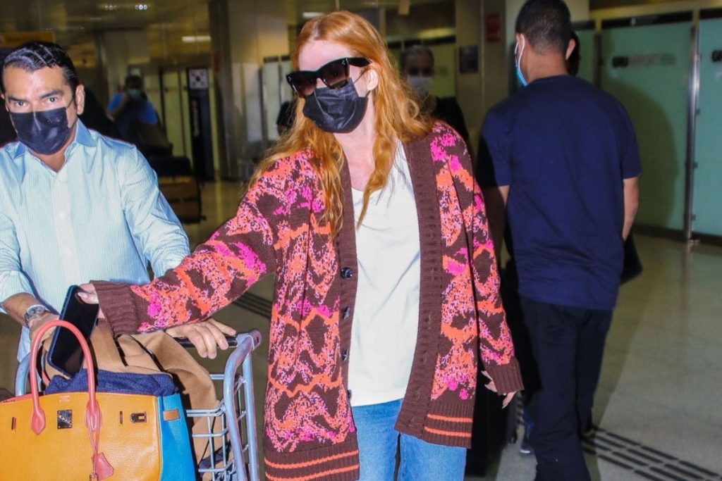 Marina Ruy Barbosa no aeroporto