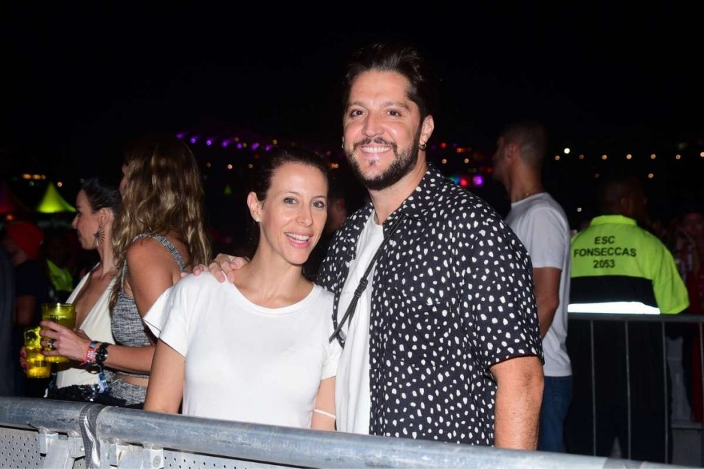 André Vasco e a esposa no show do The Strokes