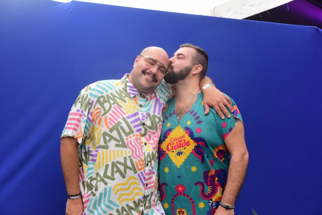 Tiago Abravanel e Fernando Poli posando para foto