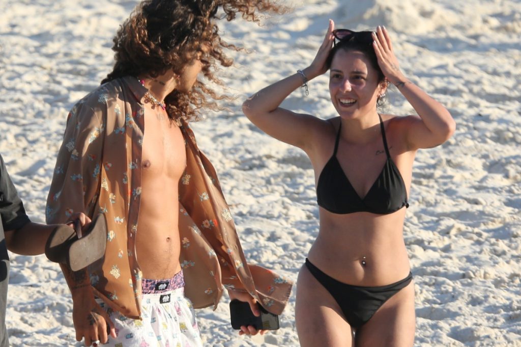 vitão na praia da barra da tijucavitão na praia da barra da tijuca