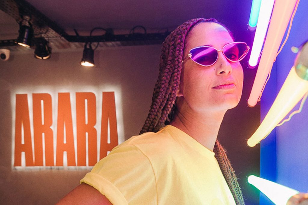 Camila Pitanga em camarote