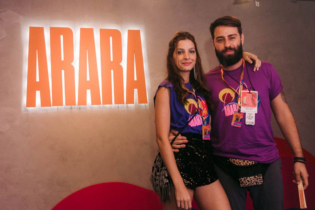 Michelle Batista e Pedro Benoliel em camarote