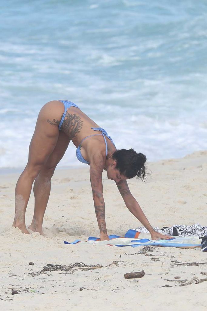 Aline Campos se exercita