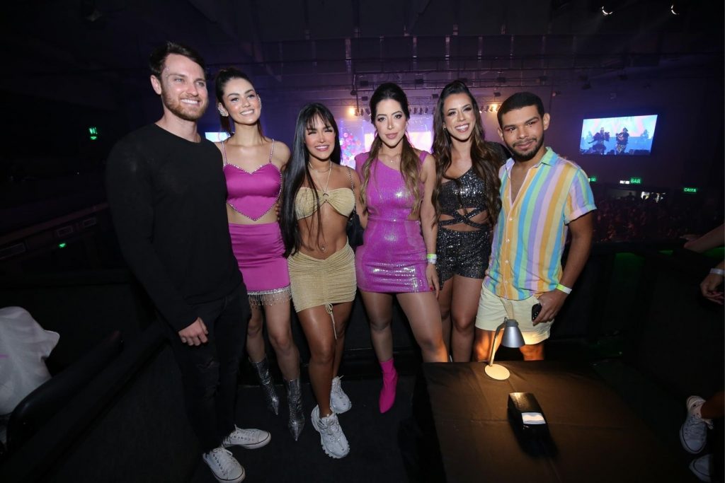 famosos no baile do abrava