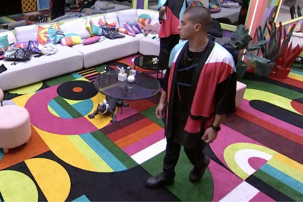 Arthur Aguiar pronto para a festa TikTok