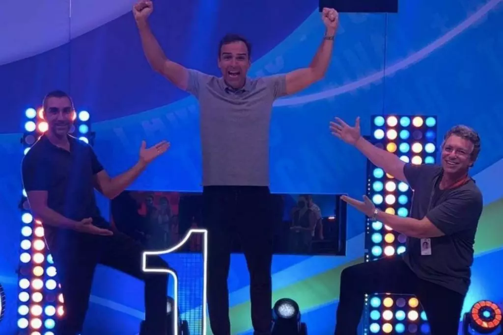 Tadeu Schmidt está confirmado para o BBB 23