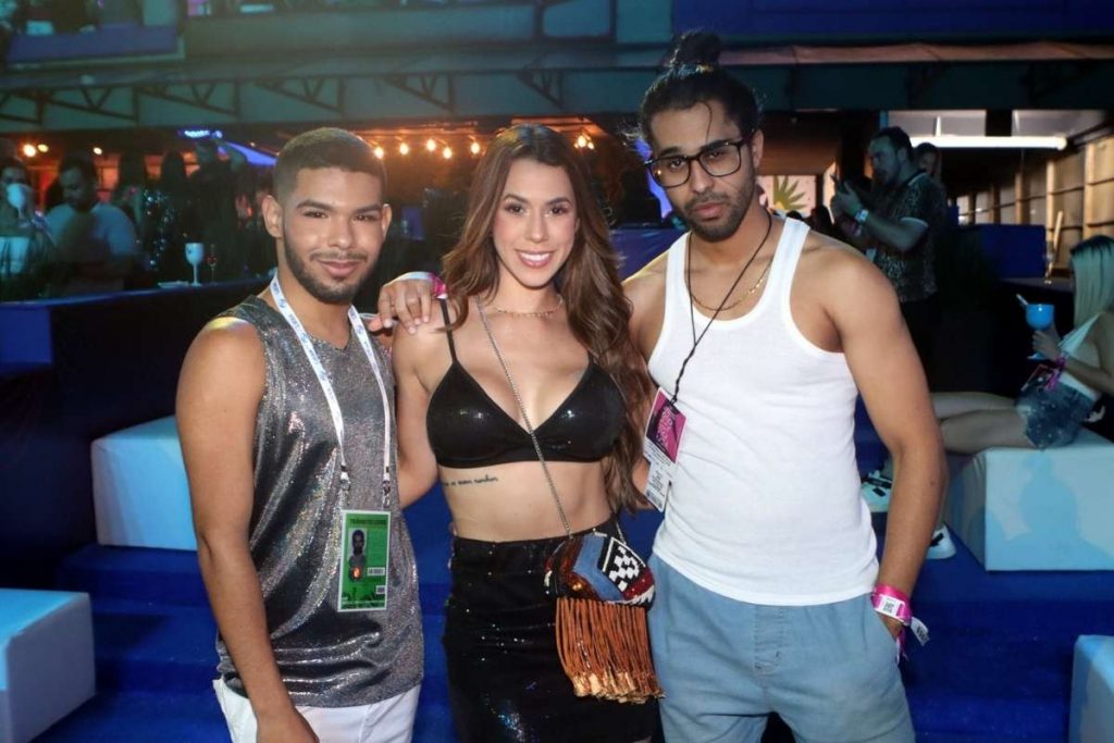 Carnaval 2022: Ex-BBB Vyni vibra com estreia na Sapucaí