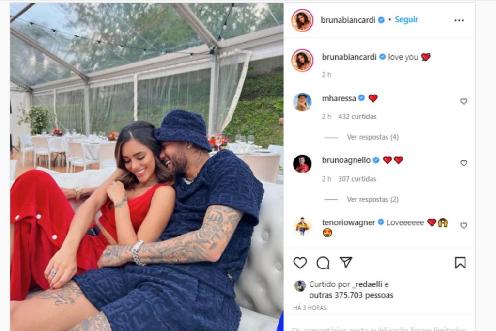 bruna biancardi e neymar posando abraçadinhos no instagram