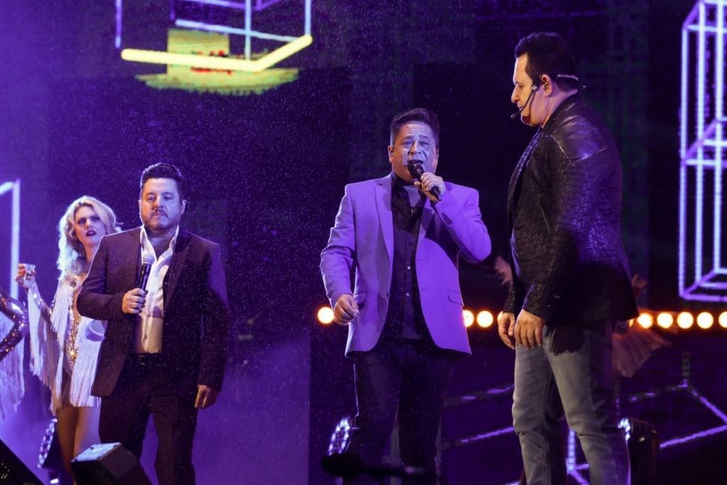 show bruno e marrone junto com leonardo