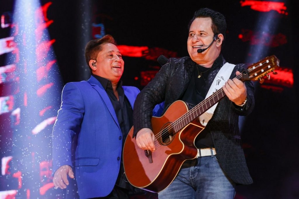 show bruno e marrone junto com leonardo