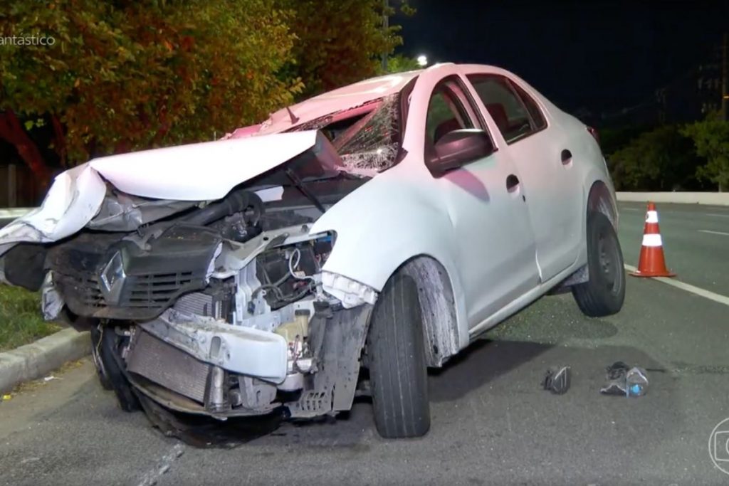 Imagem do carro do acidente de Rodrigo Mussi