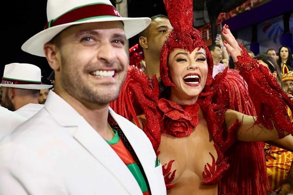 diogo nogueira e paolla oliveira desfilando pela grande rio