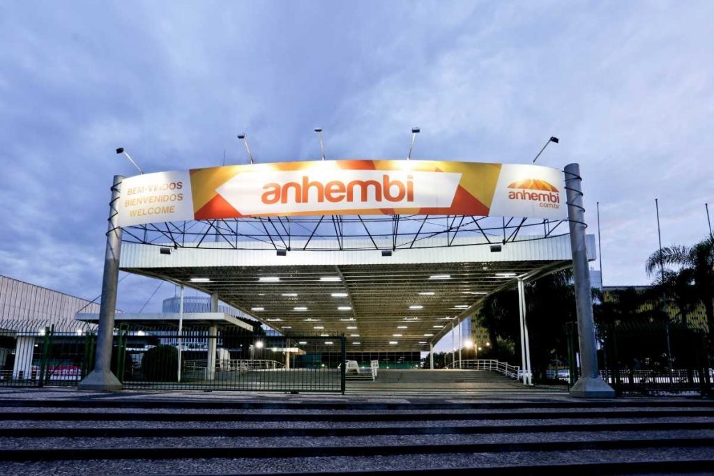 entrada do distrito do anhembi em são paulo