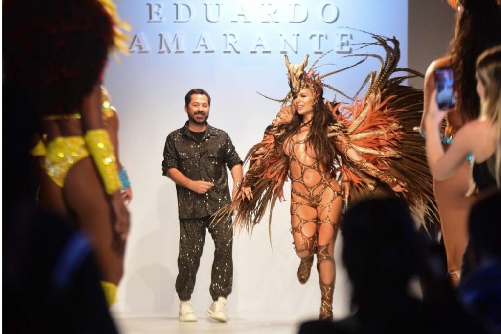 Fernanda Lacerda entrou com a bateria da Gaviões da Fiel. Foto: Leo Franco/AgNews