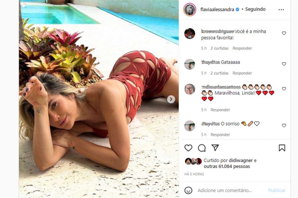 flávia alessandra posando de maiô no instagram