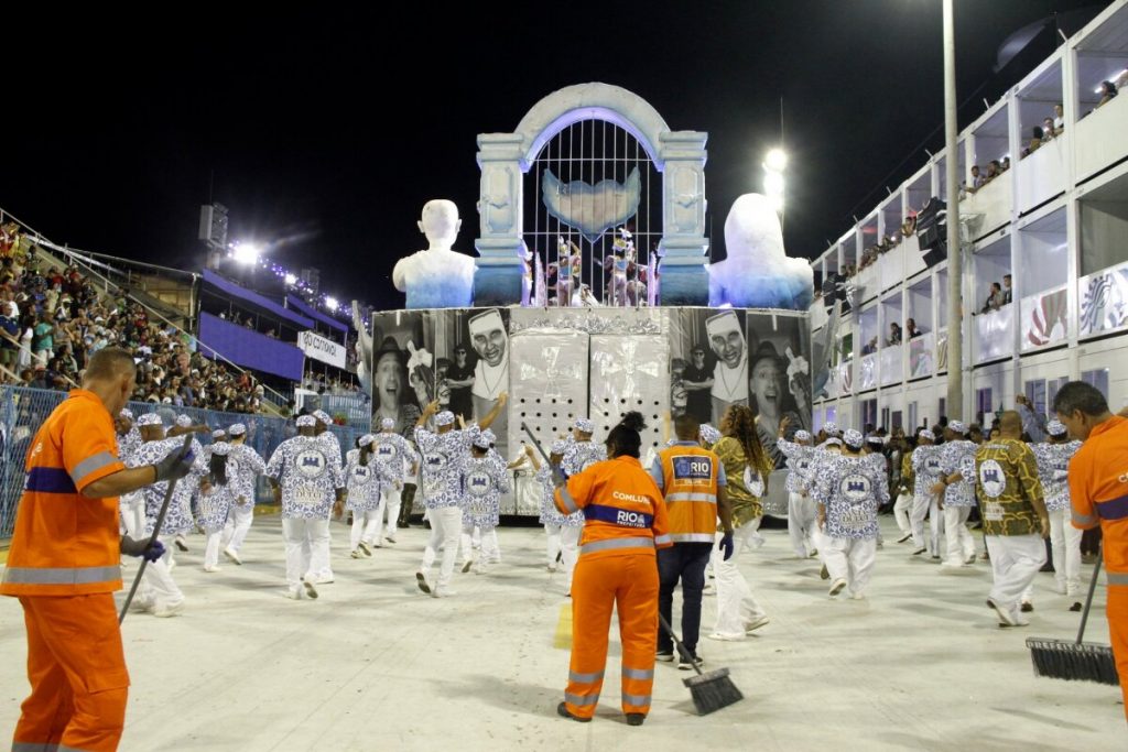 Unidos da Ponte homenageia Paulo Gustavo