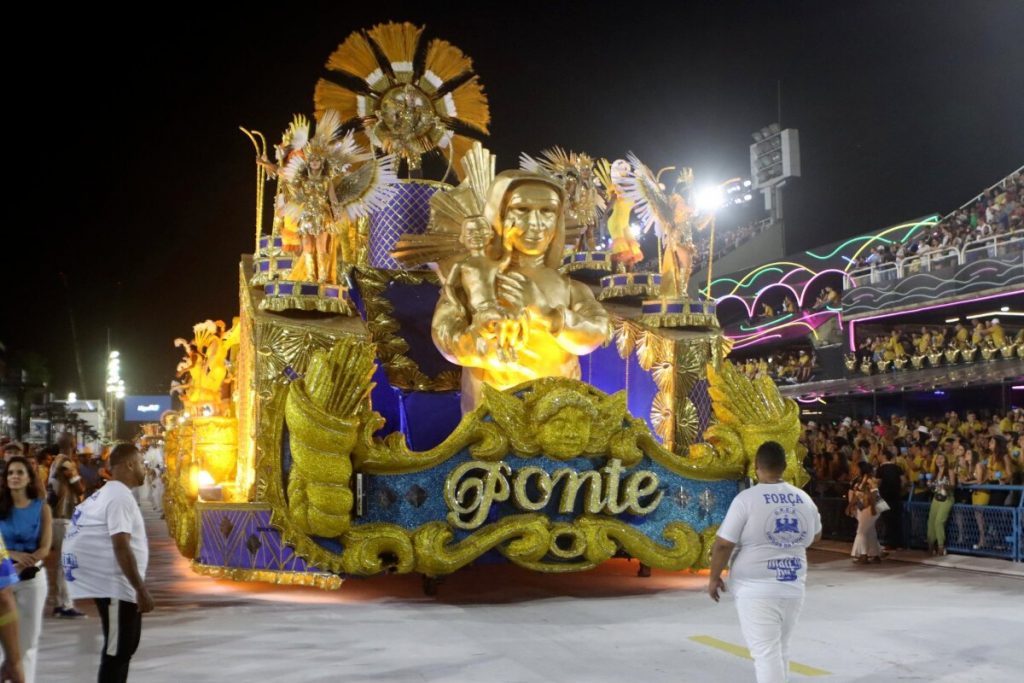 Abre-alas da Unidos da Ponte