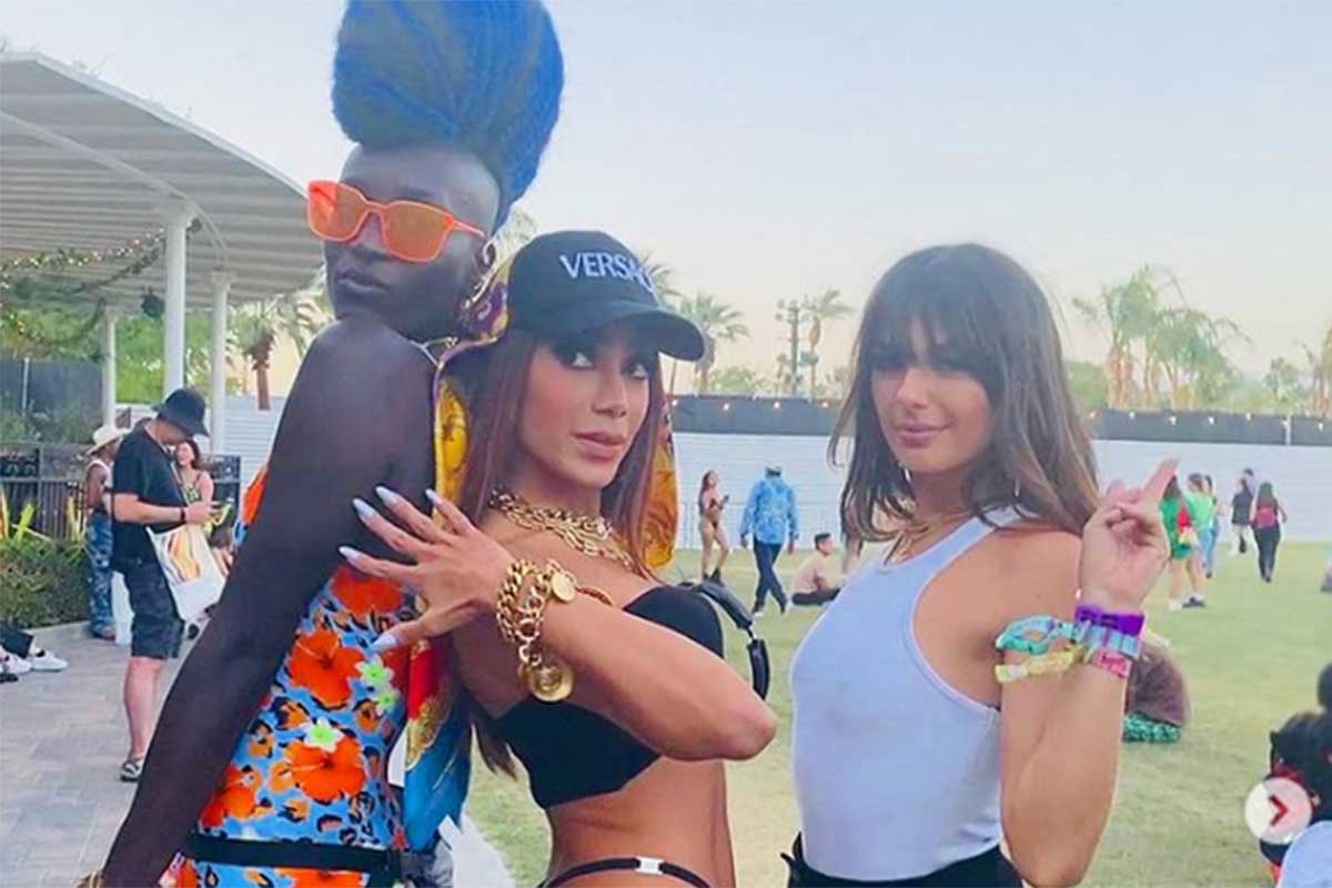 Anitta e Isis Valverde em Coachella