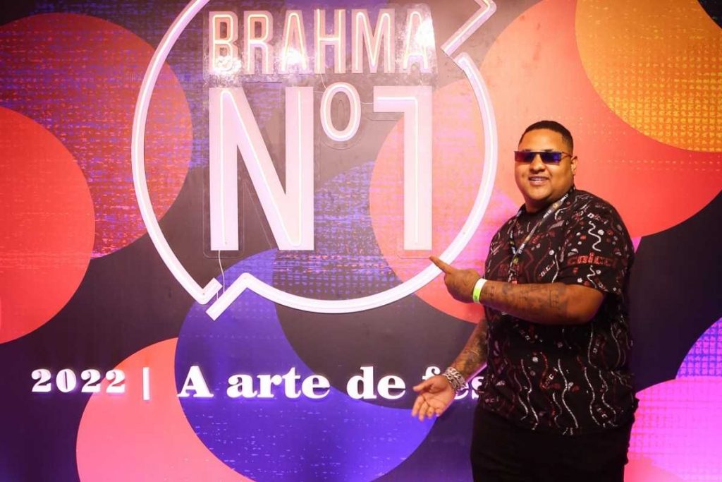 kevin o chris curtindo camarote nº 1 da brahma na sapucaí
