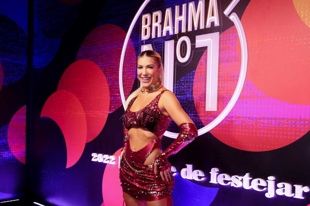 lore improta curtindo camarote nº 1 da brahma na sapucaí