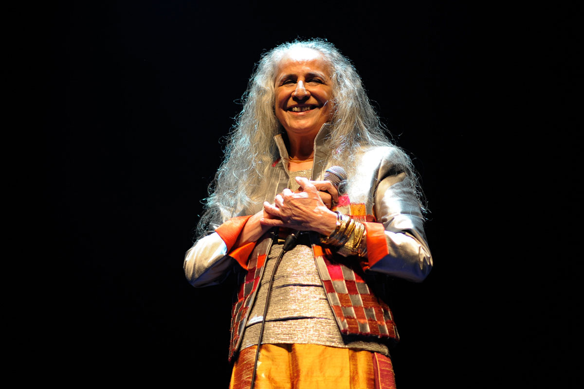 Maria Bethânia em show em São Paulo