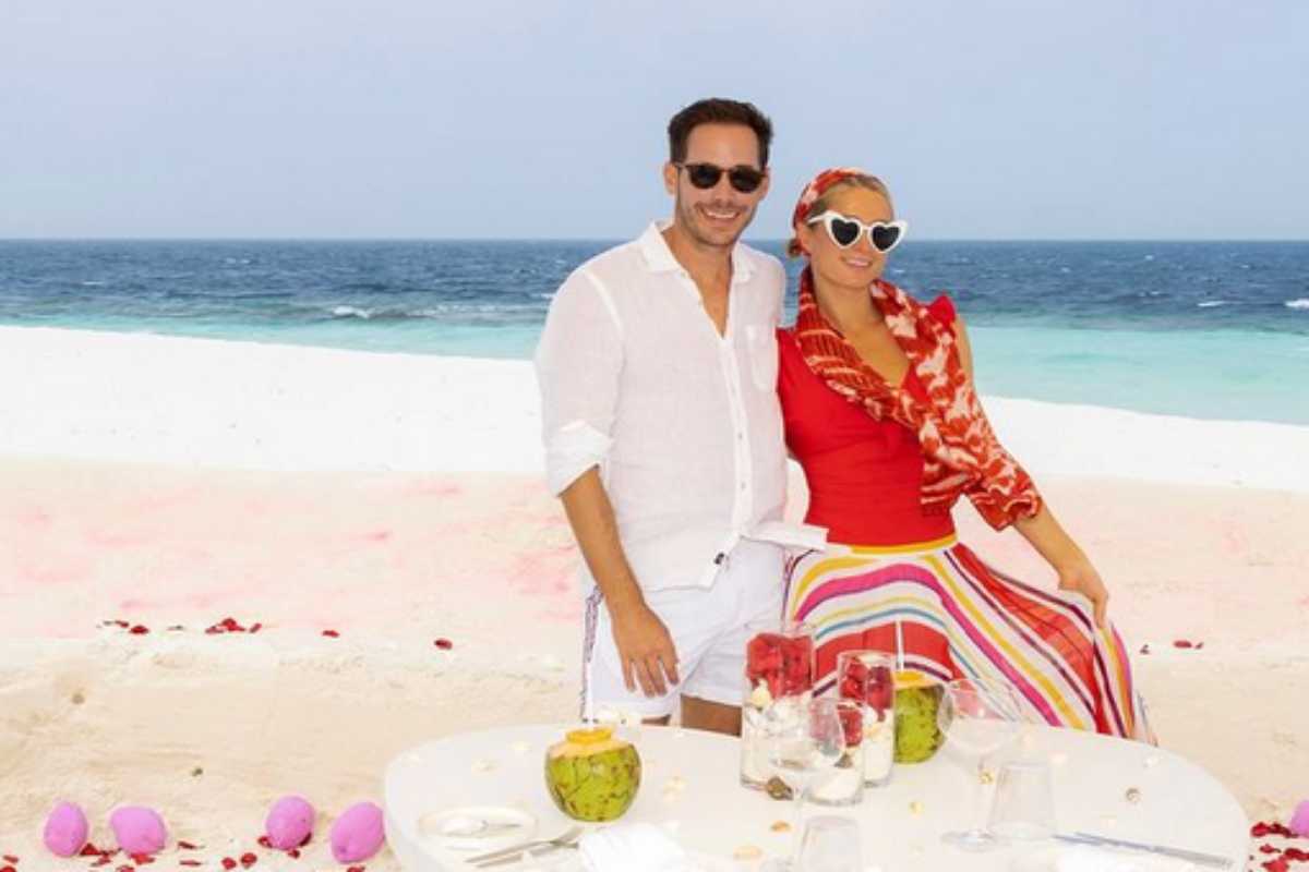 Paris Hilton e o marido nas Maldivas