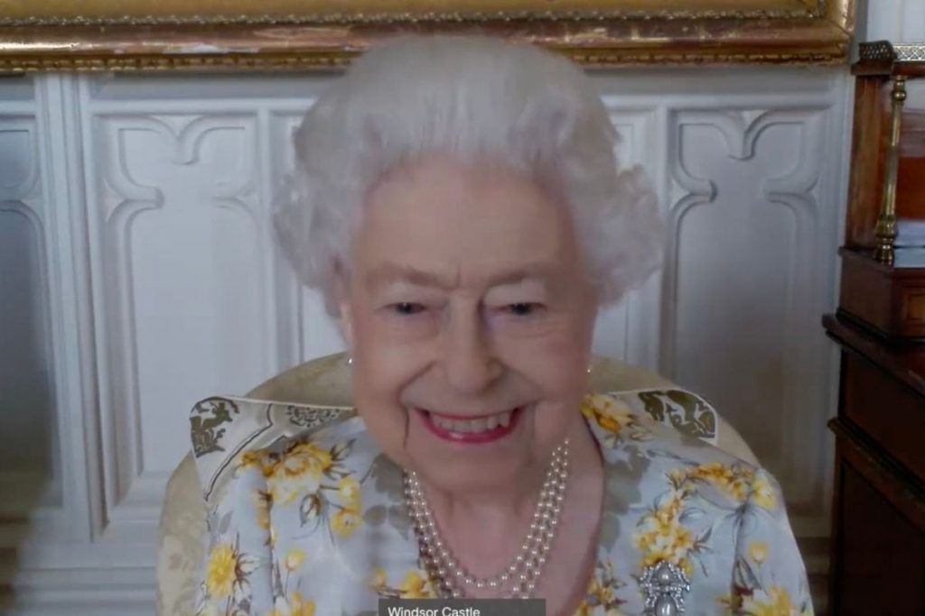 Rainha Elizabeth II em reunião virtual