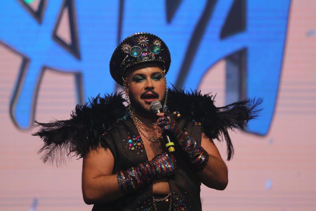 tiago abravanel no baile do abrava