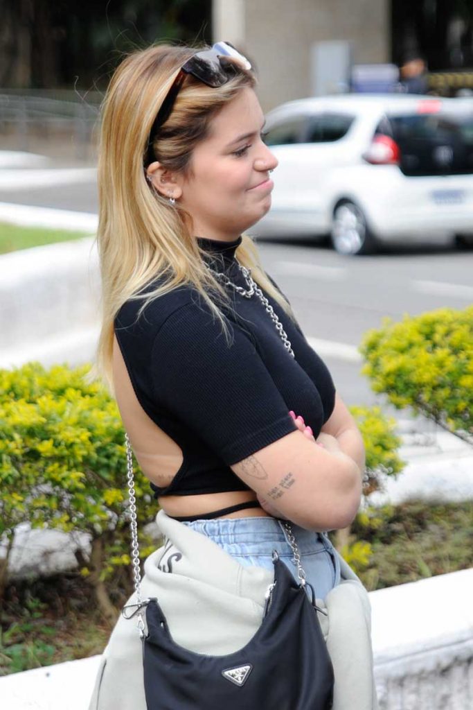 Viih Tube acompanha a coletiva de imprensa com Danilo Mussi