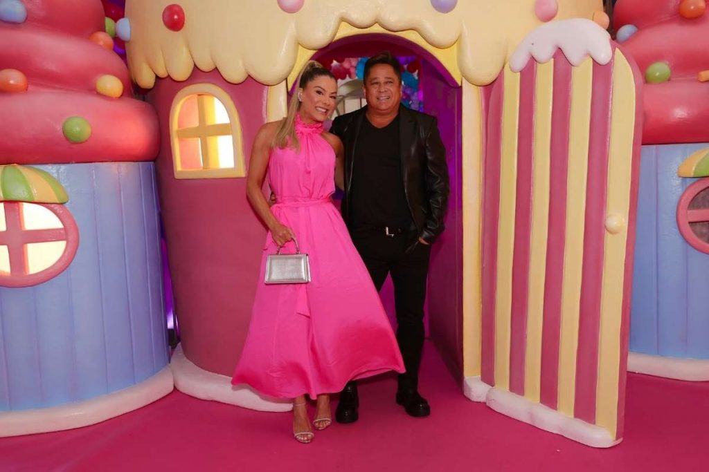 Virgínia e Zé Felipe reuniram familiares e amigos para a festa de um ano de Maria Alice