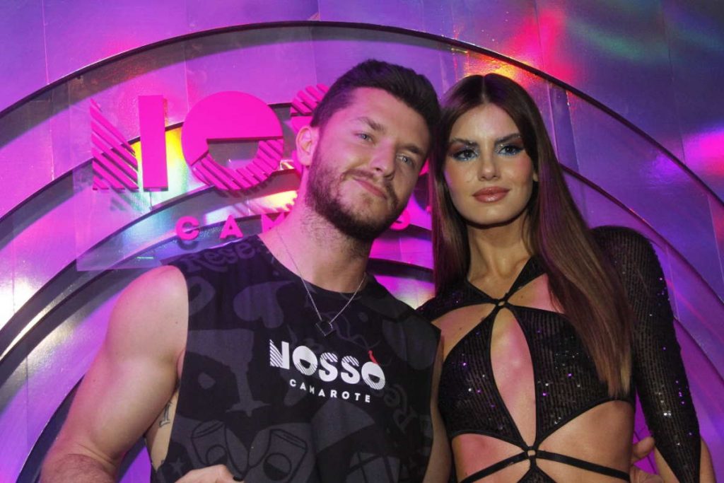 Klebber Toledo e Camila Queiroz