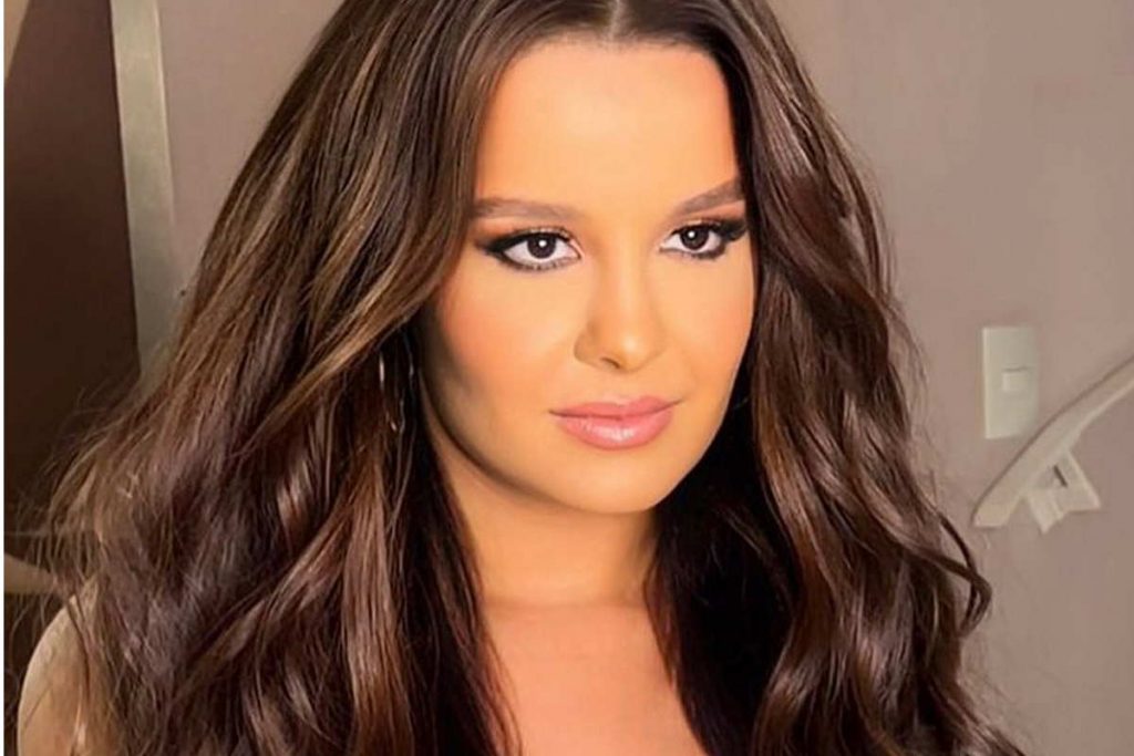 Maiara com make poderosa