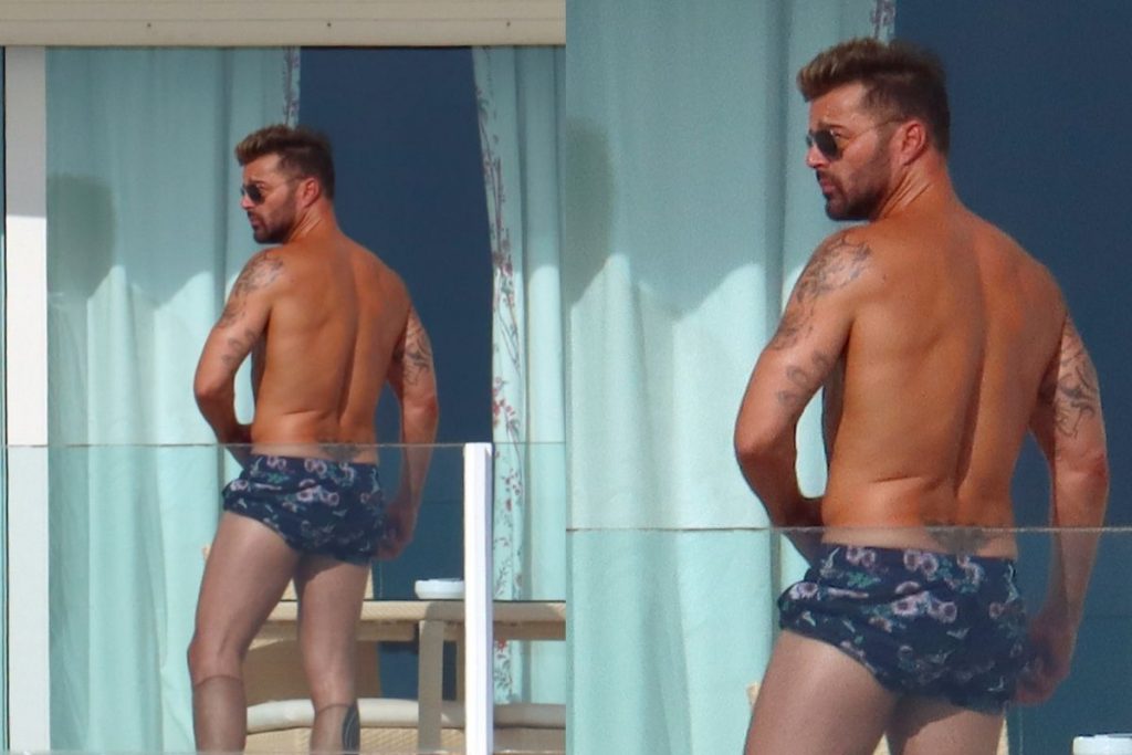 Frente e verso da beleza de Ricky Martin se bronzeando em Cannes
