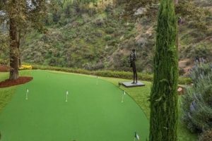 Campo de golf na mansão de Adele e Rich Paul