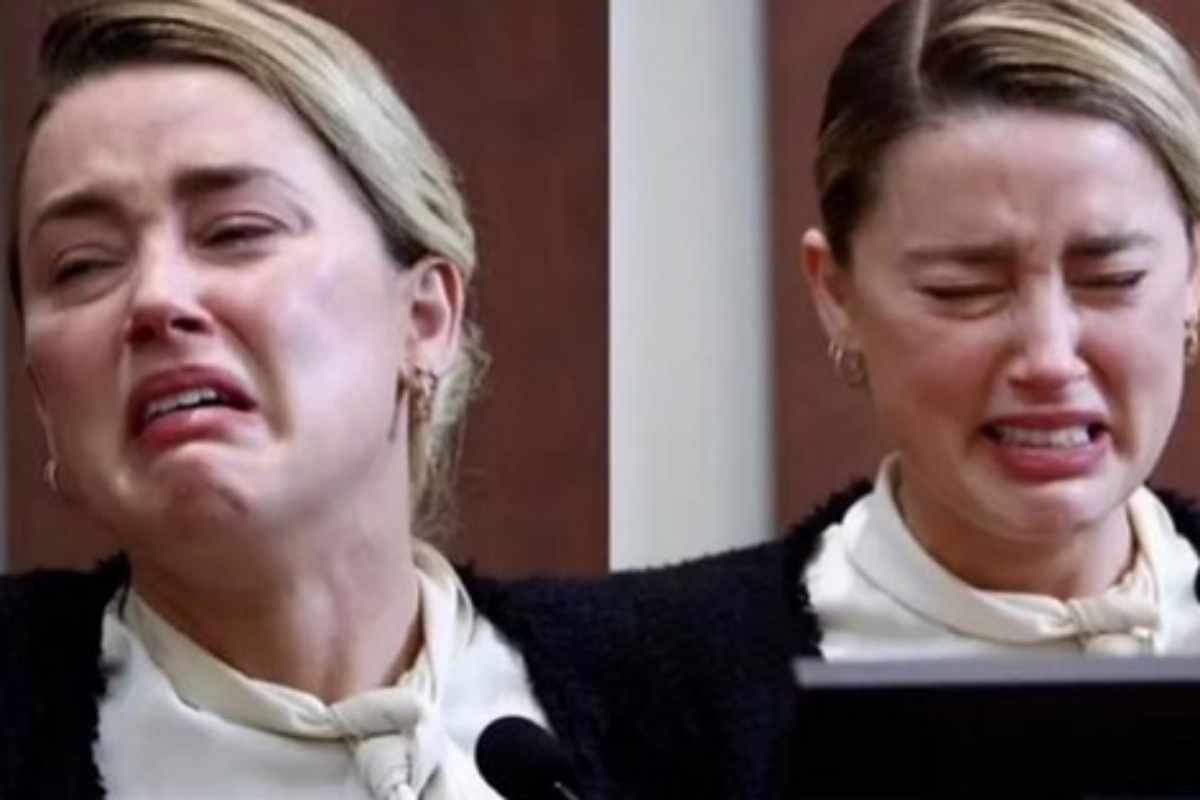 Amber Heard chora no tribunal