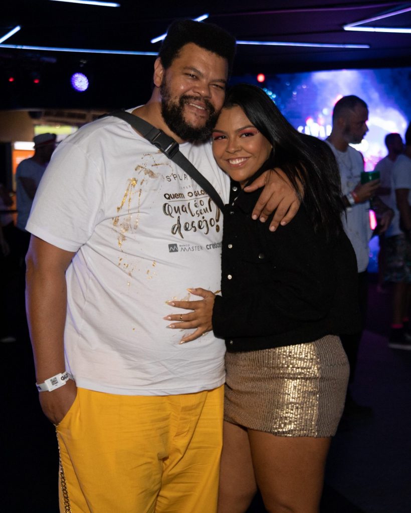 Babu Santana curte camarote ao lado da noiva no Rio de Janeiro
