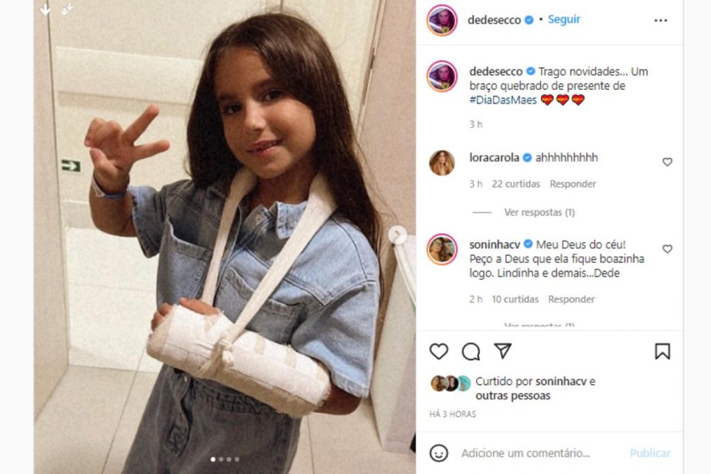 Deborah Secco mostrando Maria Flor com braço quebrado no instagram