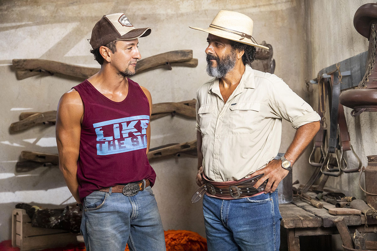 José Lucas (Irandhir Santos) e José Leôncio (Marcos Palmeira) em Pantanal