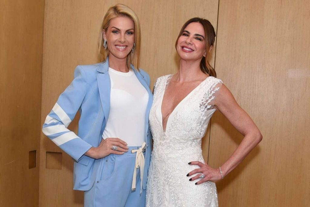 Ana Hickmann posa com Luciana Gimenez