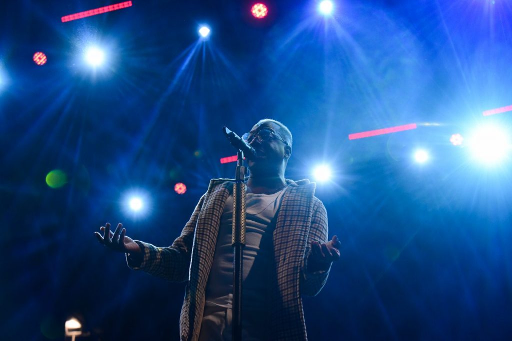 Mumuzinho se apresenta em palco do festival Samba Prime