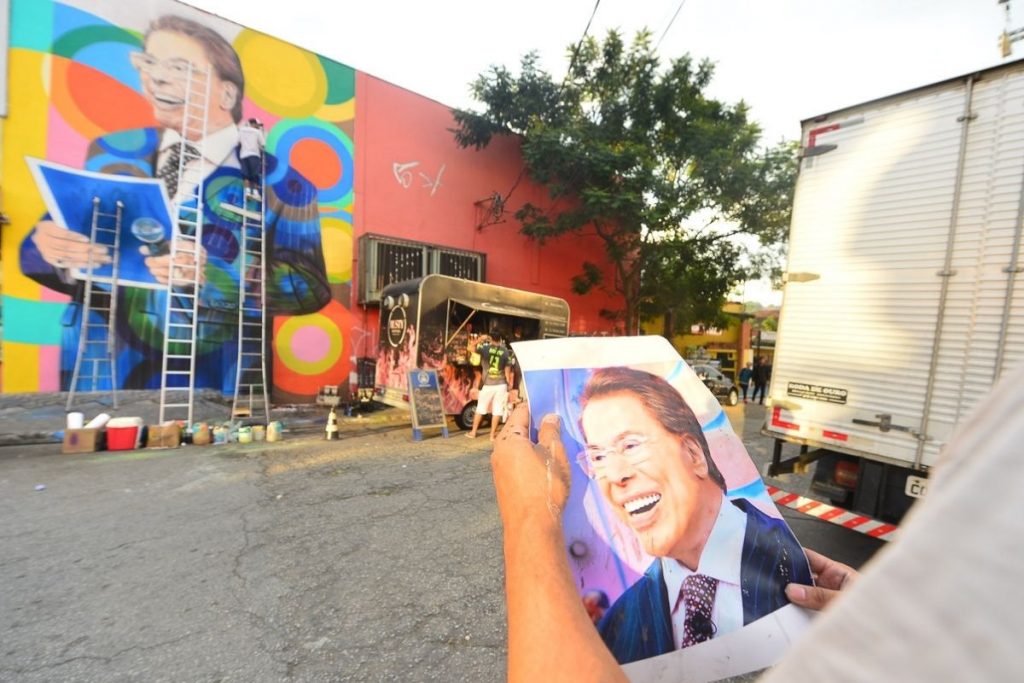 mural do silvio santos