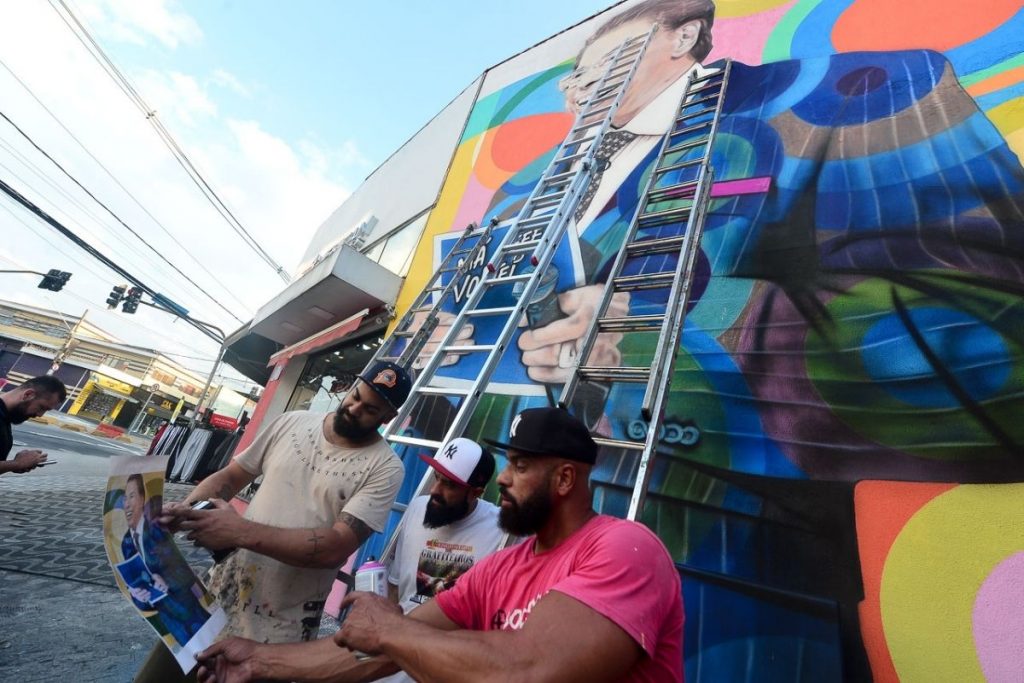 mural do silvio santos
