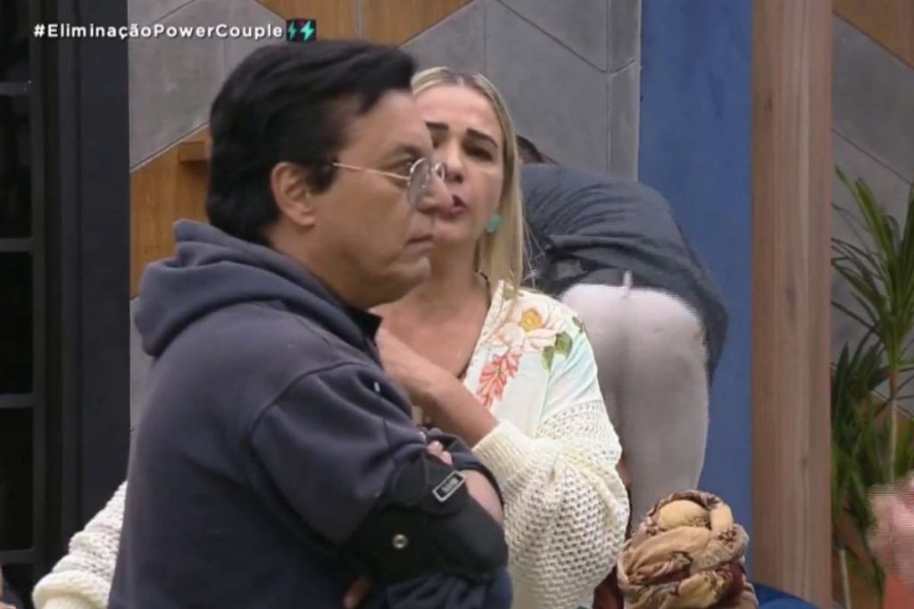 Power Couple: Matheus provoca e Nahim parte para cima após DR