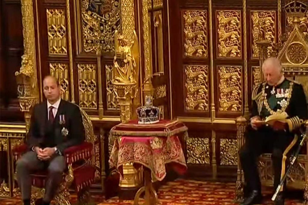 Príncipe William e Príncipe Charles no discurso do trono