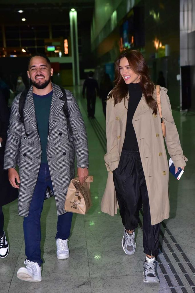 Rafa sorridente com o irmão