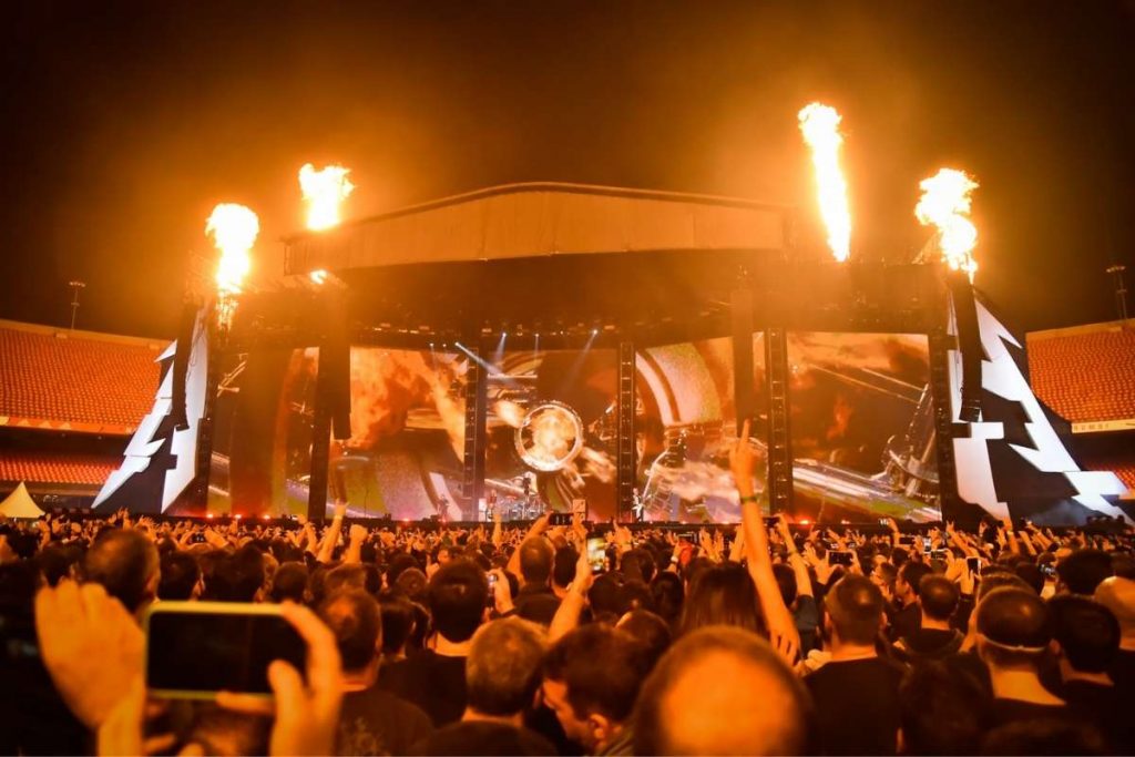 Metallica se apresenta no Estádio do Morumbi, em São Paulo