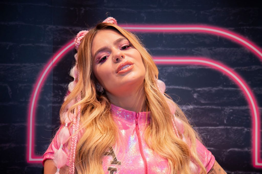 Viih Tube fez questão de posar para os fotógrafos