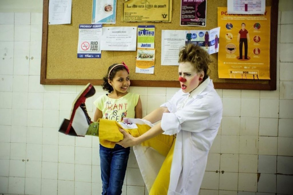 Vitória Fallavena como palhaça