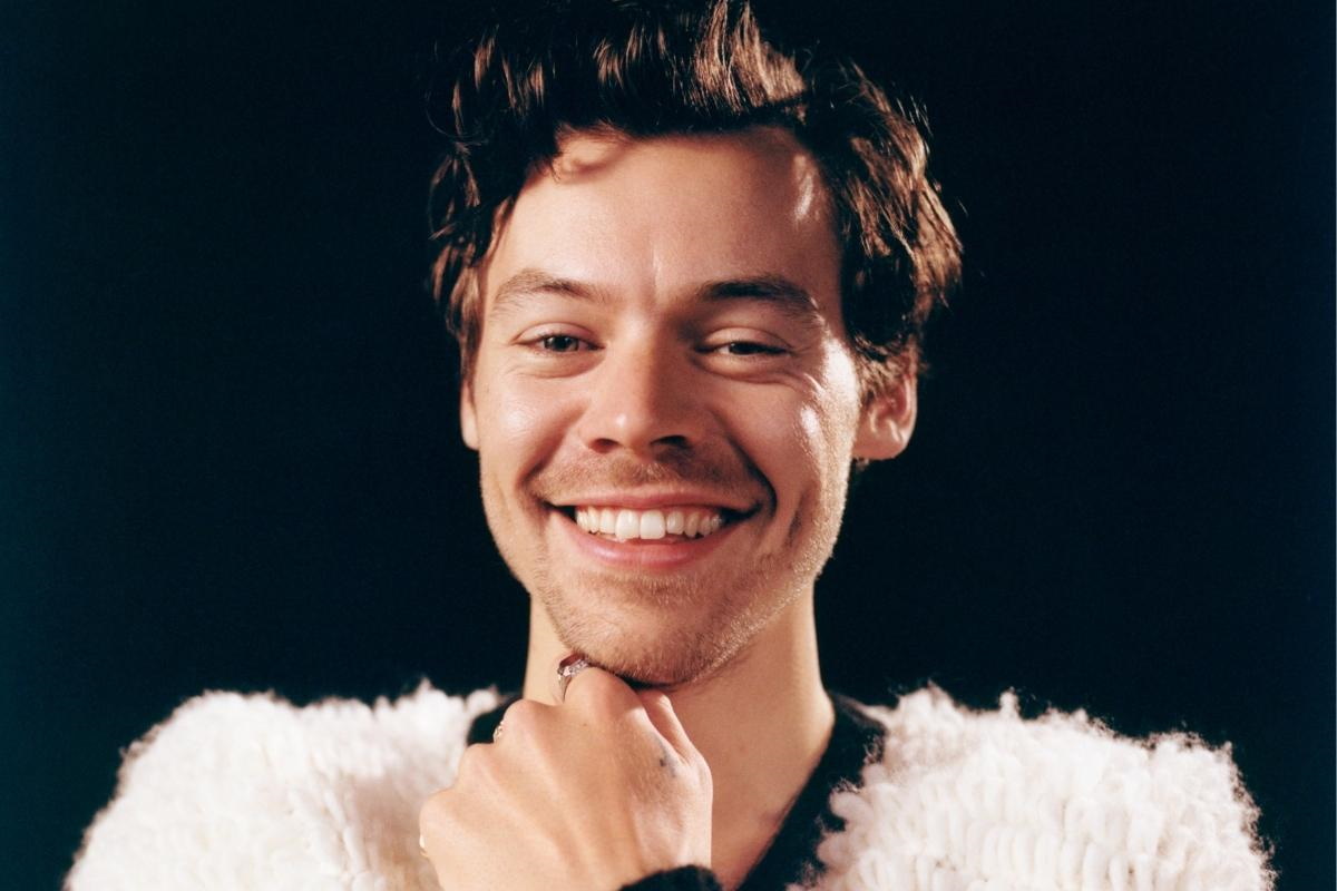 Harry Styles sorrindo