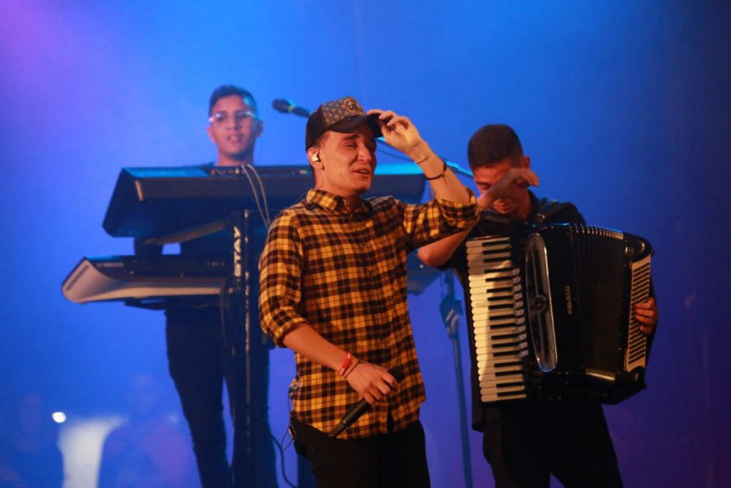 João Gomes chorando